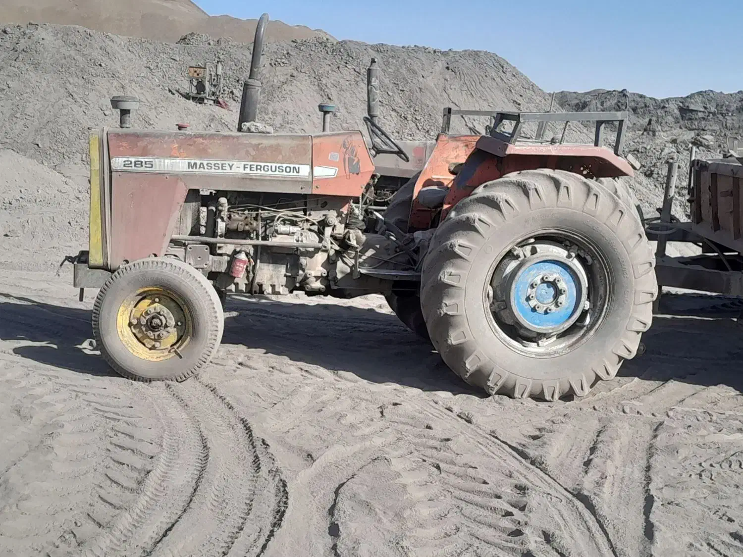 تراکتور با تریلی|خودرو سنگین|لنجان, |دیوار