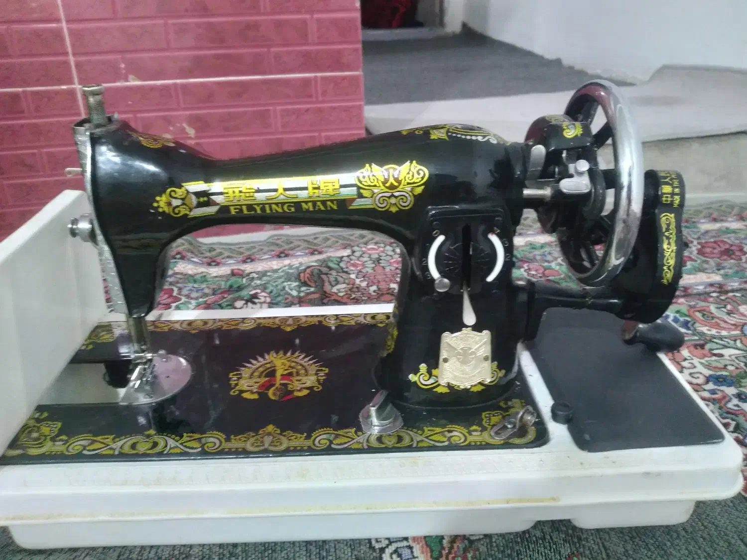 یک عدد چرخ خیاطی با قاب نیاز دارد تعمیر شود|چرخ خیاطی و ریسندگی|مشهد, پورسینا|دیوار