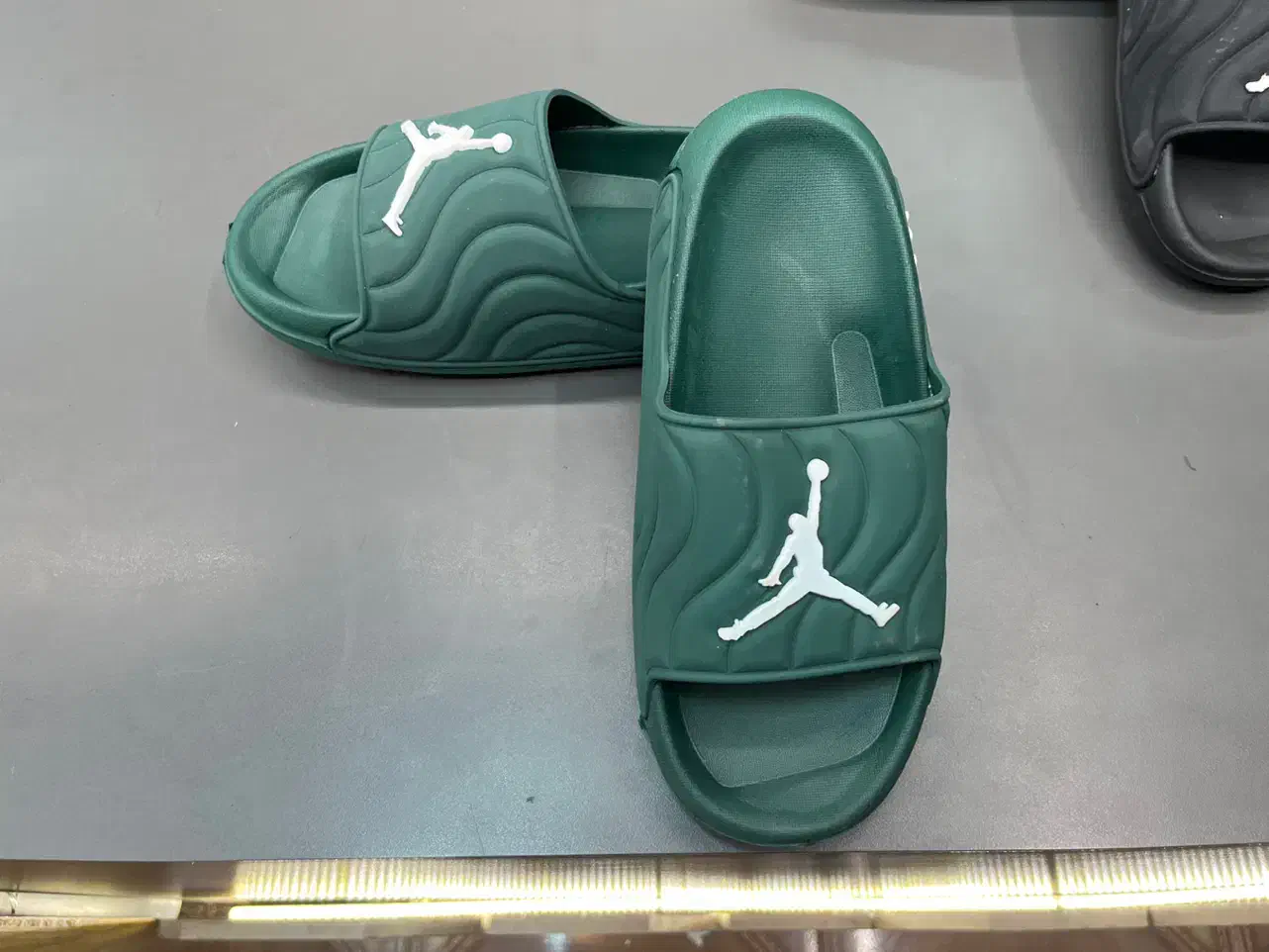 حراج دمپایی جردن پرو (زنانه و مردانه)|کیف، کفش، کمربند|رشت, انصاری|دیوار