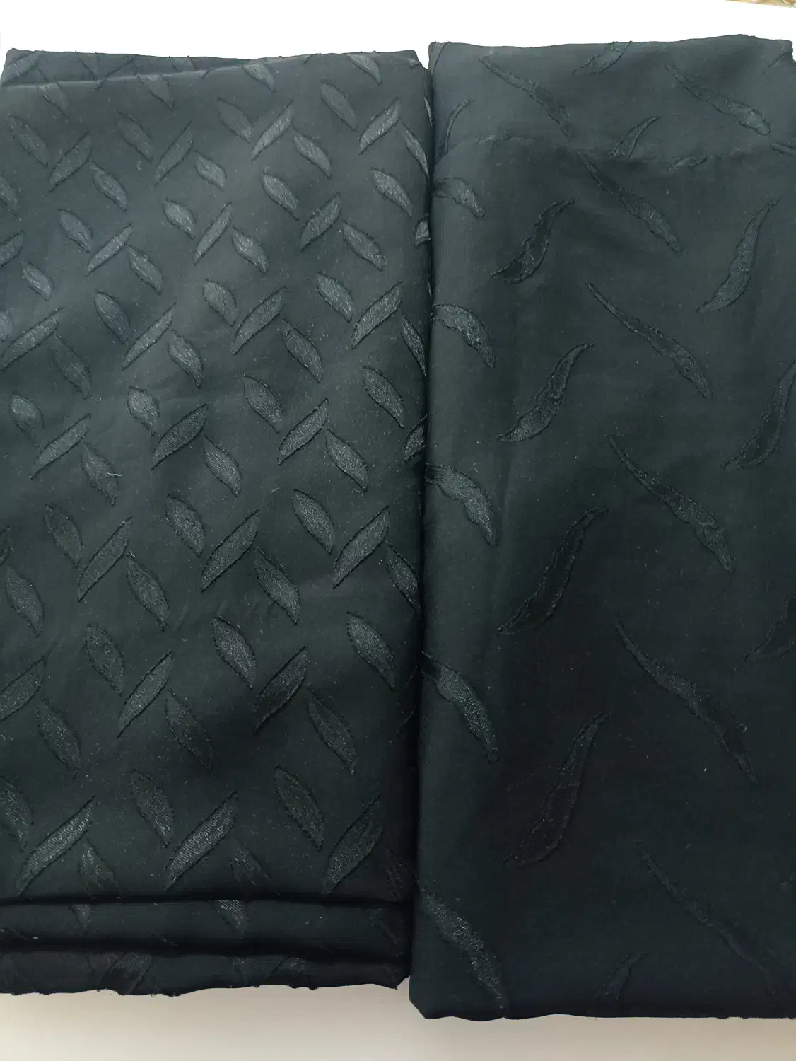 چادر مشکی|لباس|گلبهار, شهر جدید گلبهار|دیوار