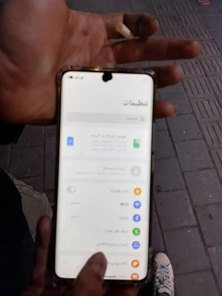 بدون خط و خش|موبایل|تهران, آهنگ|دیوار