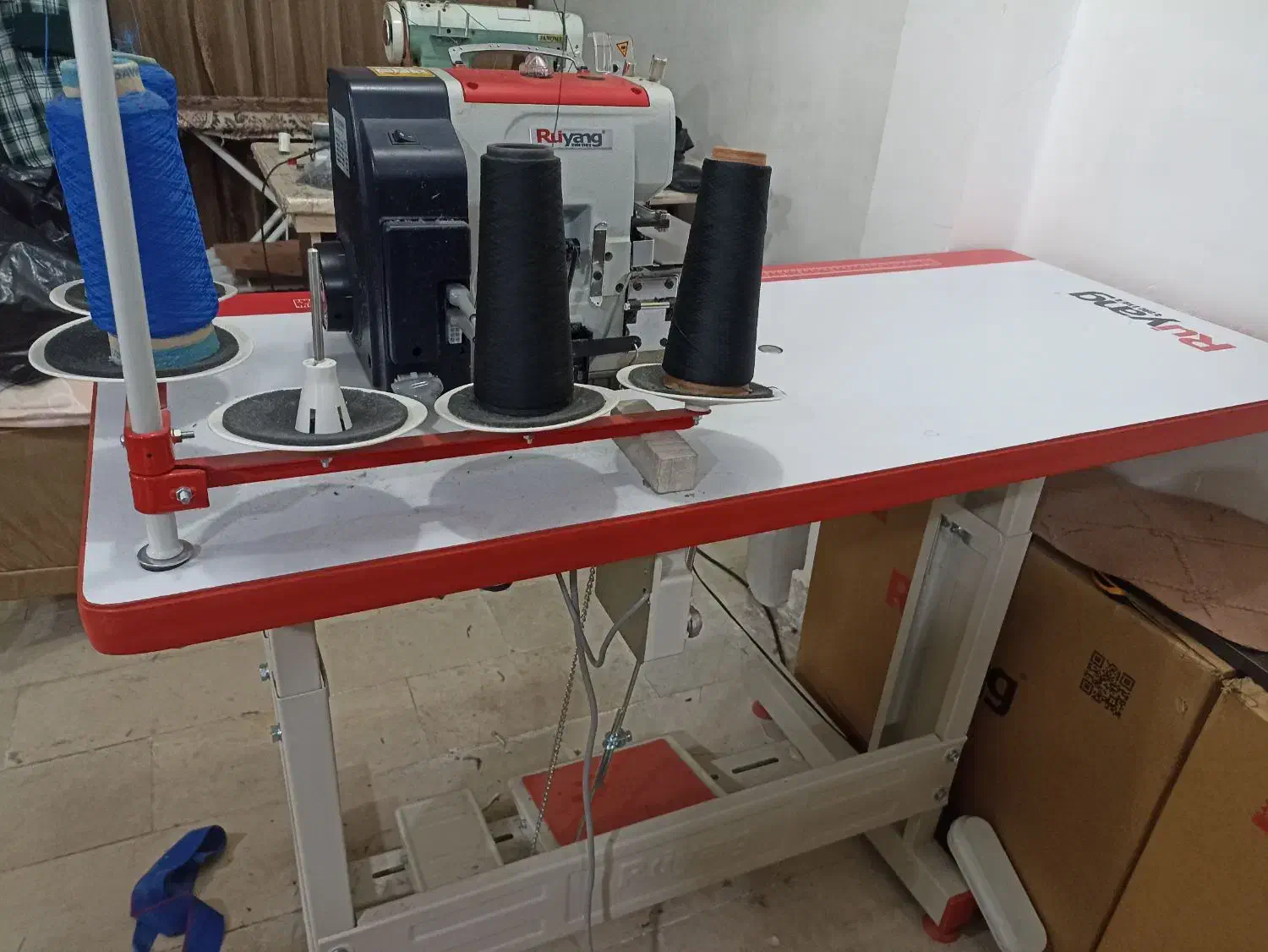 زیگزاگ 5 نخ یک ماه استفاده شده|چرخ خیاطی و ریسندگی|تبریز, |دیوار