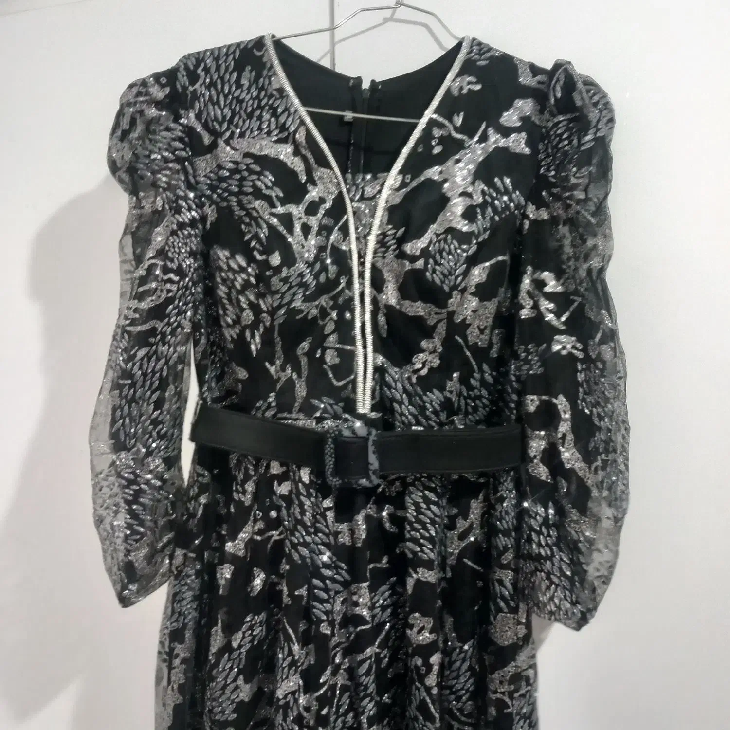 لباس مجلسی|لباس|تربت جام, شیخ احمد جامی|دیوار