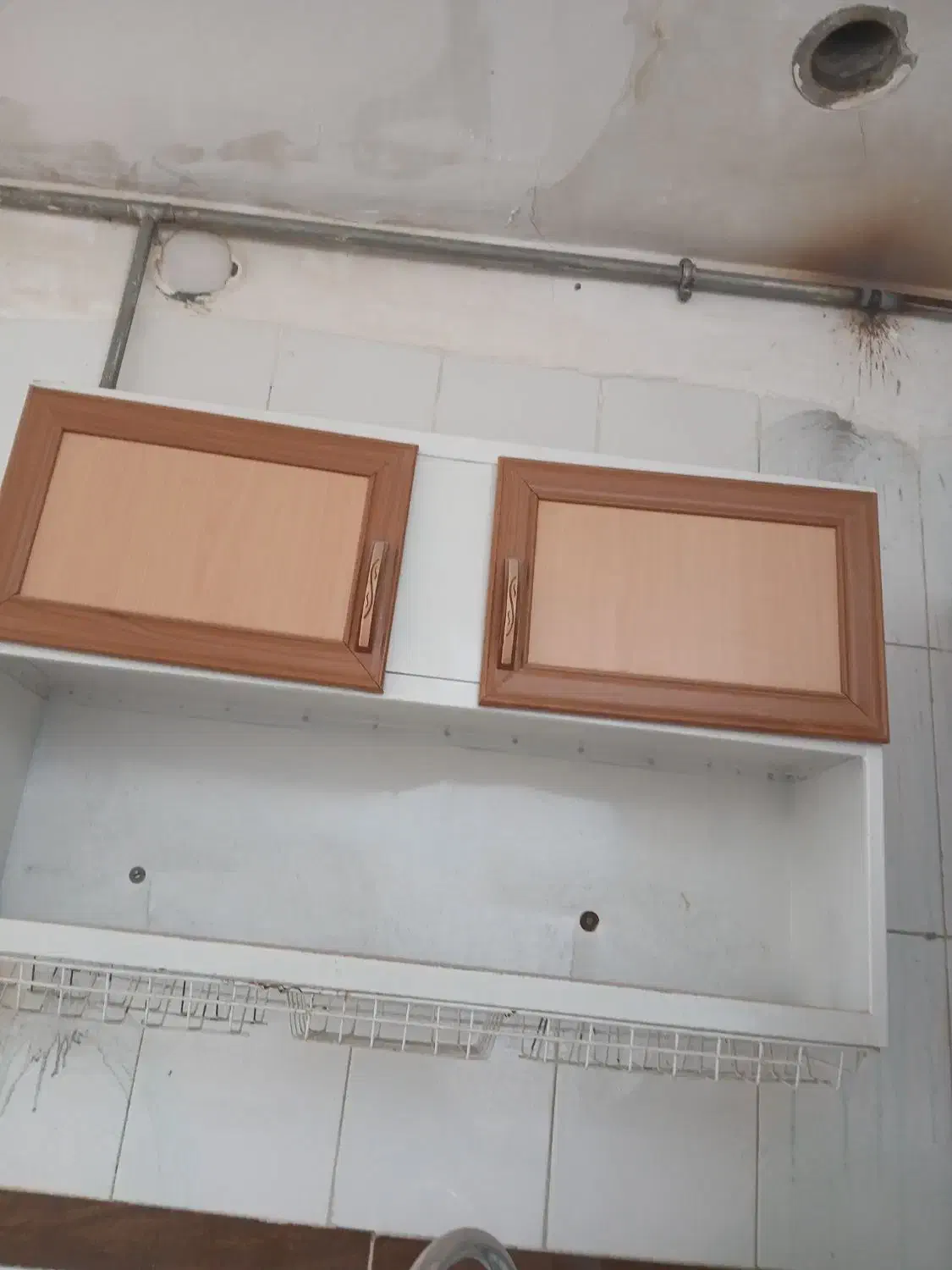 سینگ و ابچکان|آبچکان و نظمدهنده ظروف|بروجرد, |دیوار