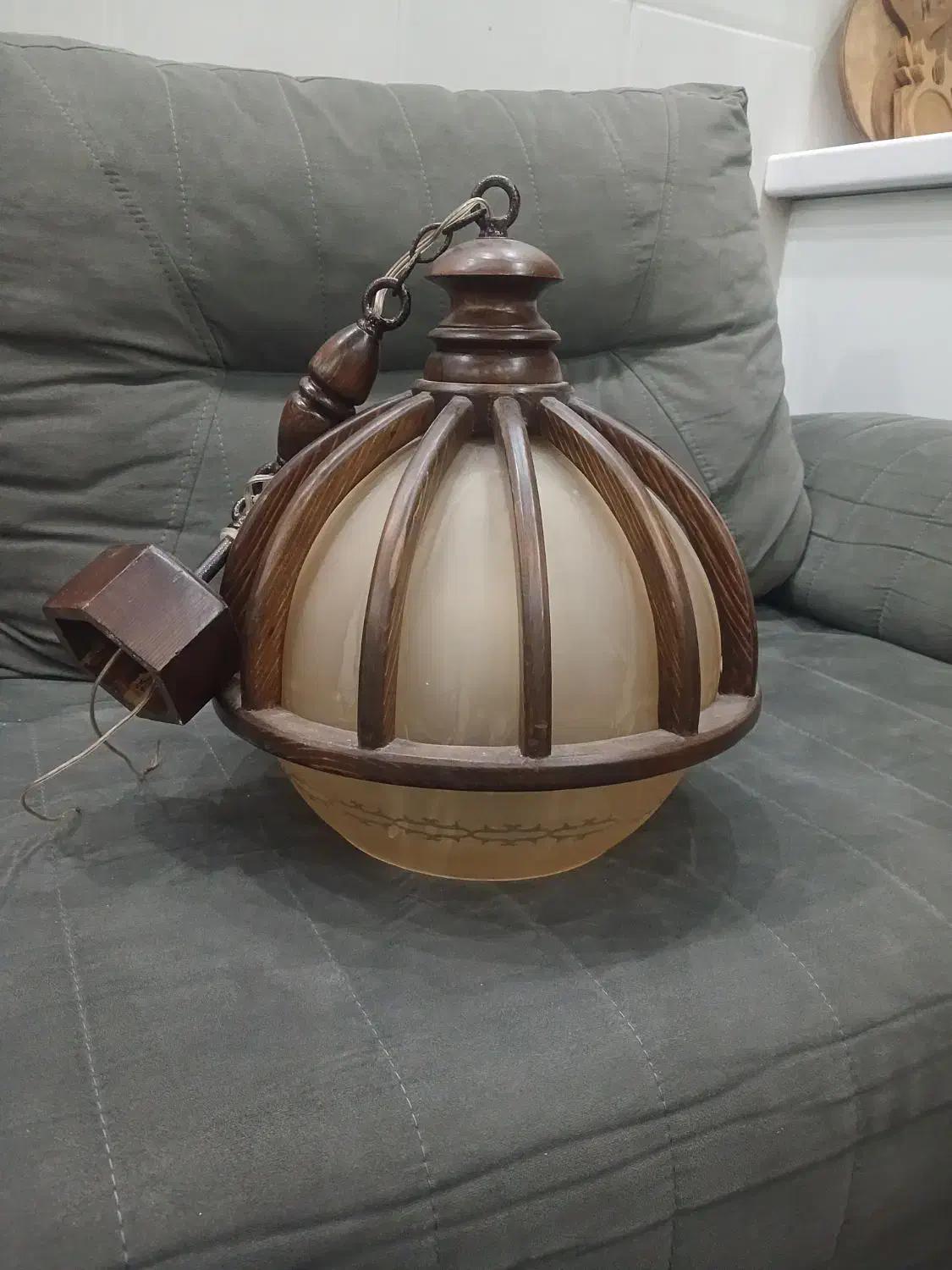 لوسترکلاسیک چوبی|لوستر و چراغ آویز|قم, شهرک فاطمیه|دیوار