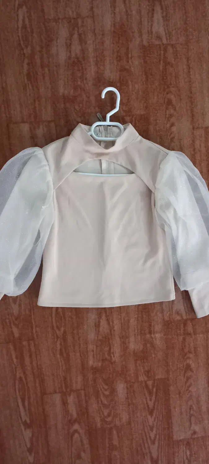 تعدادی لباس|لباس|جهرم, |دیوار