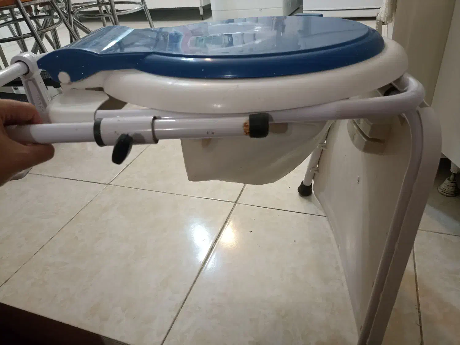 دسشویی فرنگی دیواری آهنی کاملاسالم|لوازم سرویس بهداشتی|مراغه, |دیوار