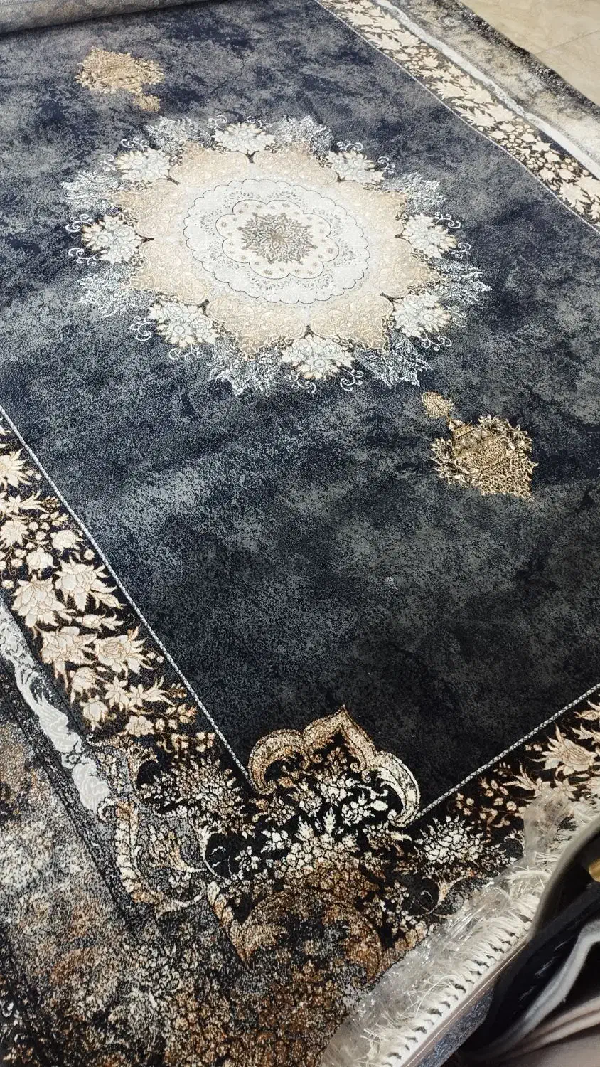 فرش ۹ متری ۷۰۰ شانه آکبند نو|فرش|هشتگرد, شهرک راه آهن|دیوار