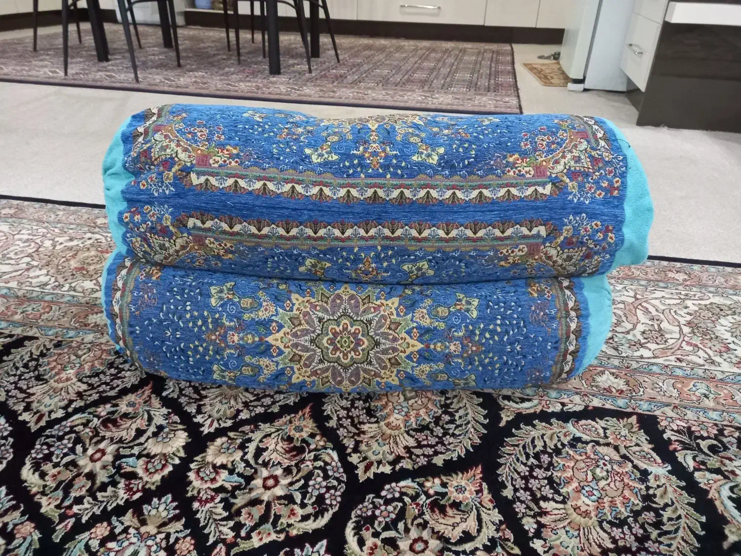 متکای گرد|رختخواب، بالش، پتو|دزفول, |دیوار