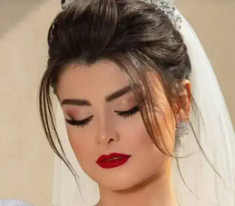 دیگه میکاپ/شنیون عروس و همراهی رو گرون انجام نده|خدمات آرایشگری و زیبایی|یزد, |دیوار