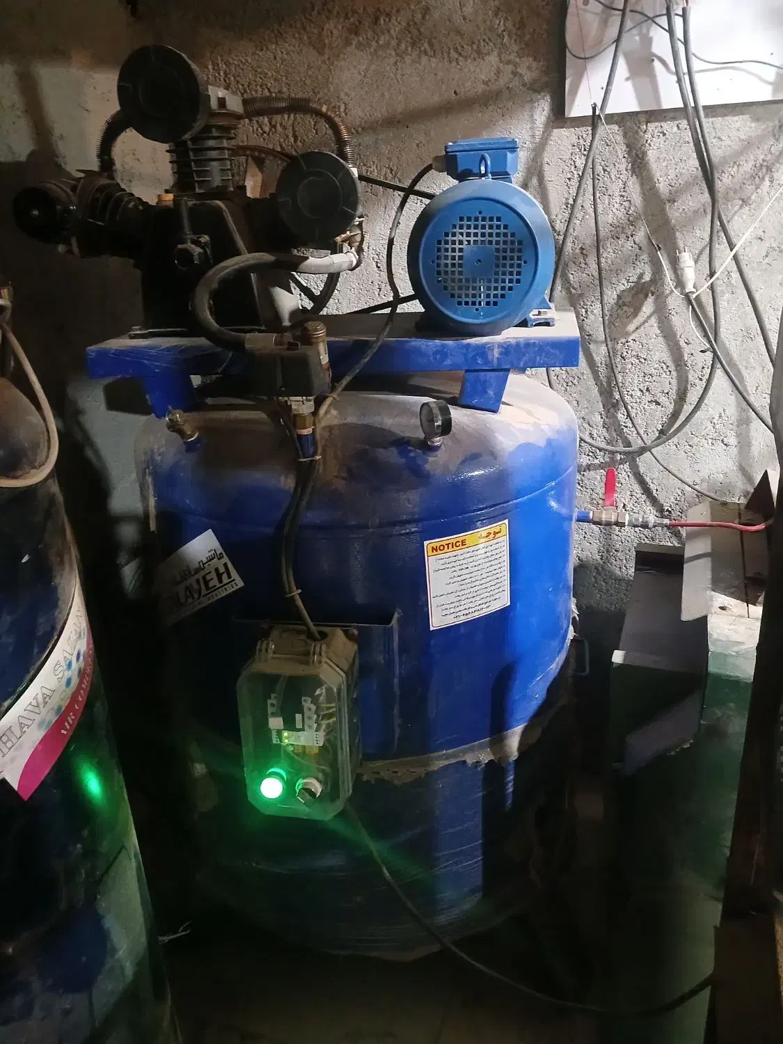 فروش دورکن لبه چسبان پمپ باد مکنده|ماشین‌آلات صنعتی|پارس‌آباد, |دیوار