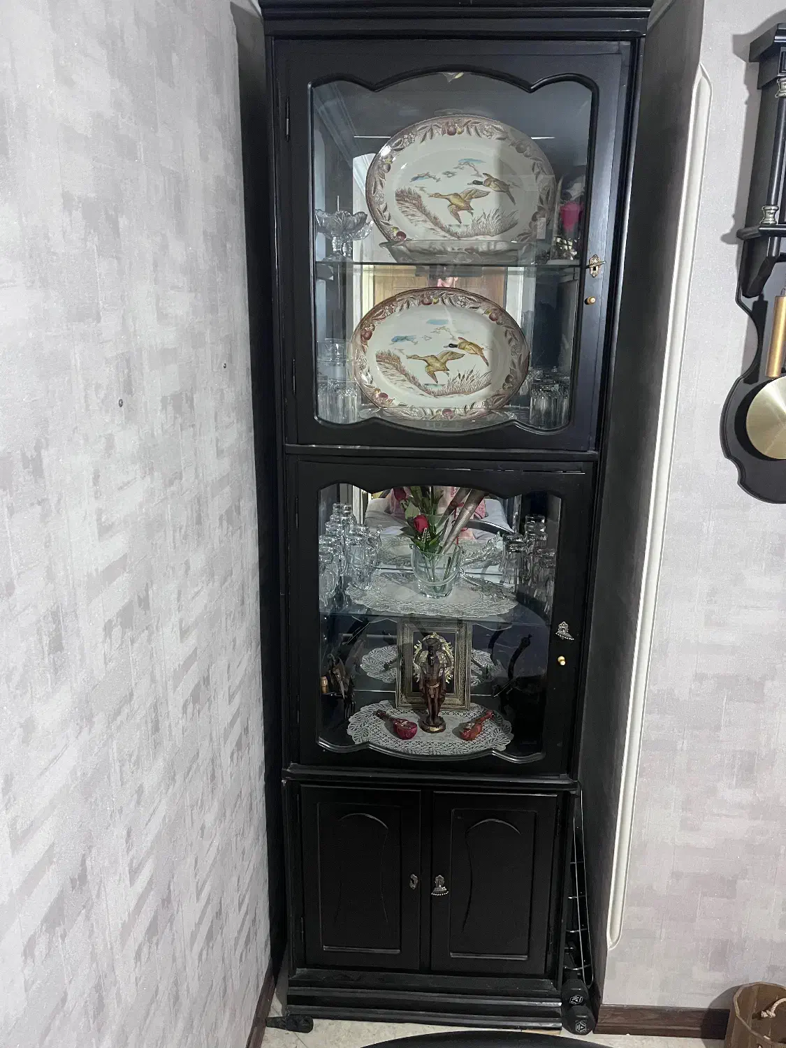 ویترین دراور کمد ایستاده|بوفه، ویترین، کنسول|تهران, آبشار تهران (دریاچه)|دیوار