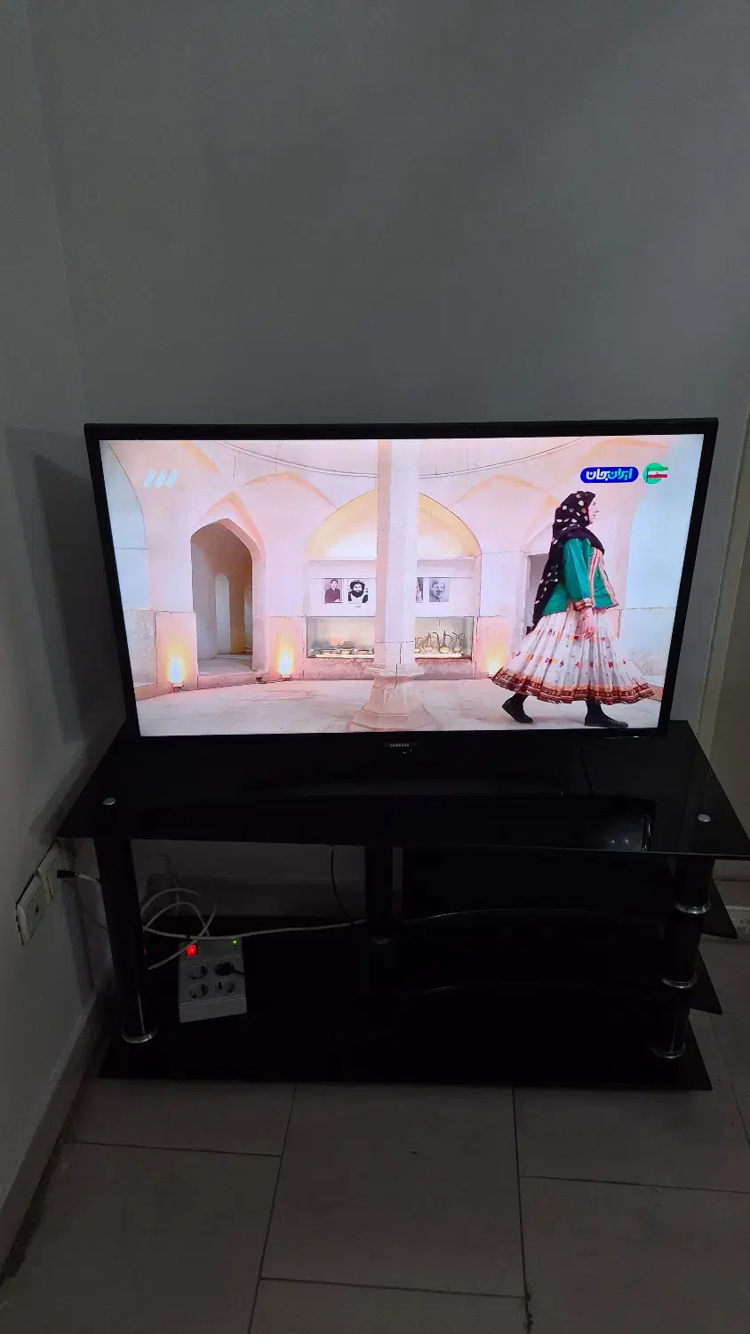 تلوزیون ۴۰ اینچ سامسونگ|تلویزیون و پروژکتور|تهران, صد دستگاه|دیوار