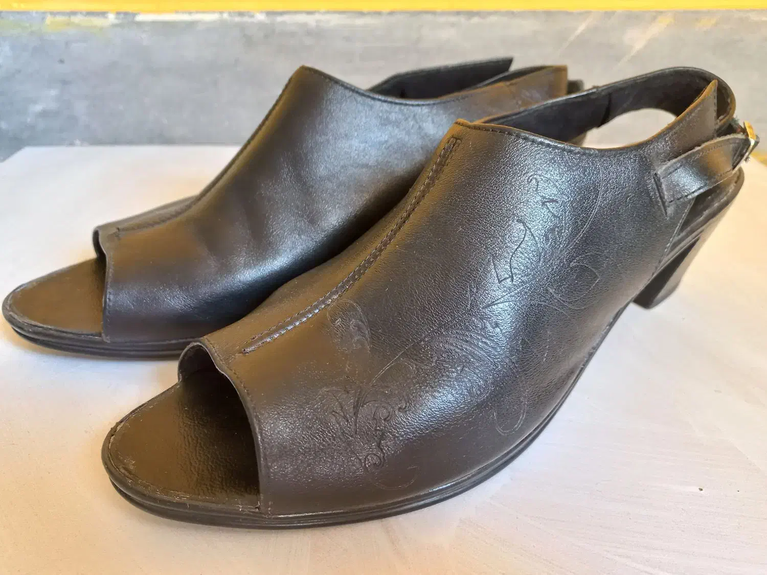 کفش چرم زنانه، کاملا سالم|کیف، کفش، کمربند|شاهین‌شهر, عطار|دیوار