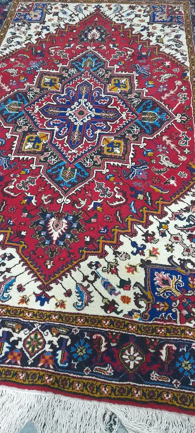 فرش مهربان|فرش|مهربان, |دیوار