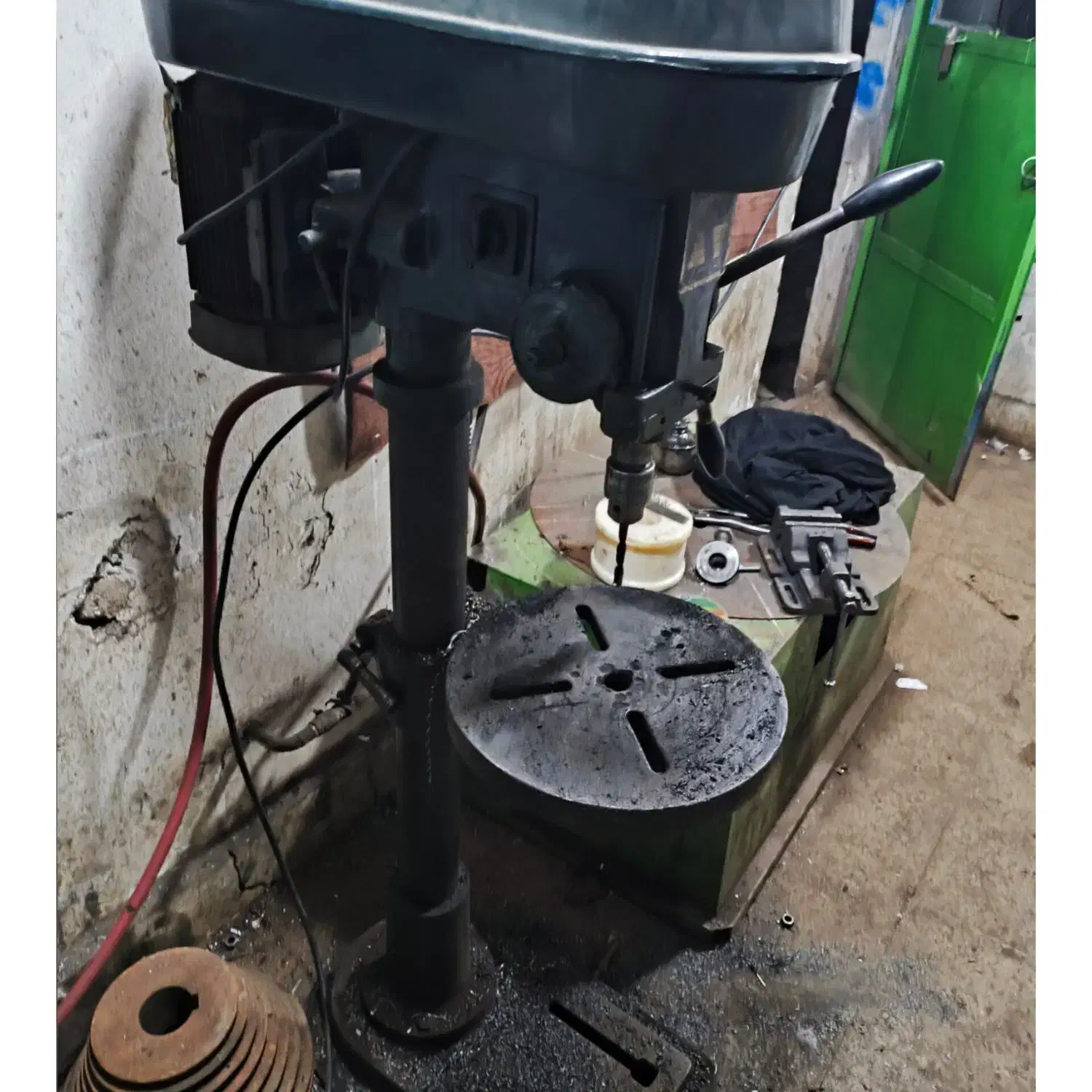 دریل ستونی|ماشین‌آلات صنعتی|رباط‌کریم, رباط‌کریم|دیوار