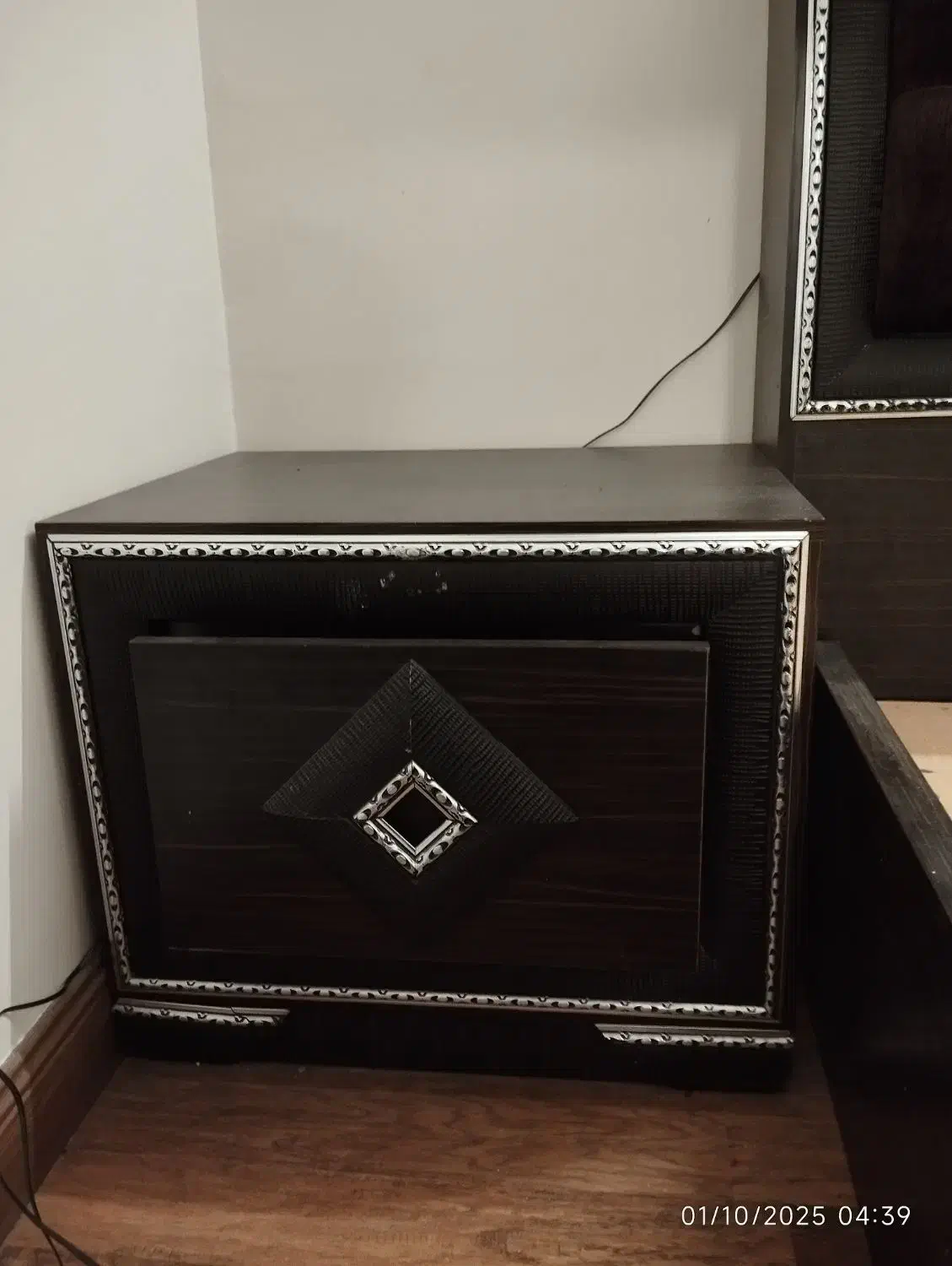 تختخواب دو نفره در حد نو|تخت و سرویس خواب|یزد, |دیوار