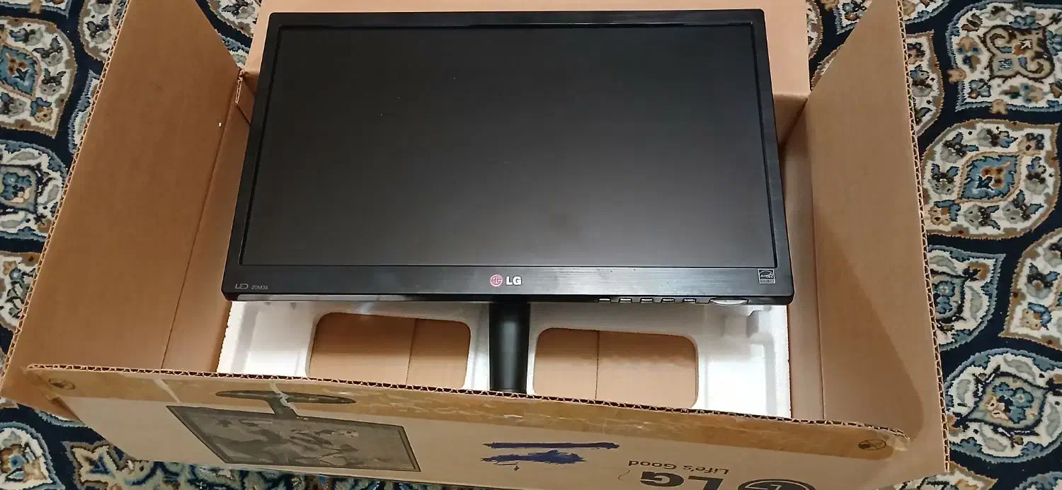 مانیتور ال حی ۲۰ اینچ LED با کارتن|قطعات و لوازم جانبی رایانه|ساری, |دیوار