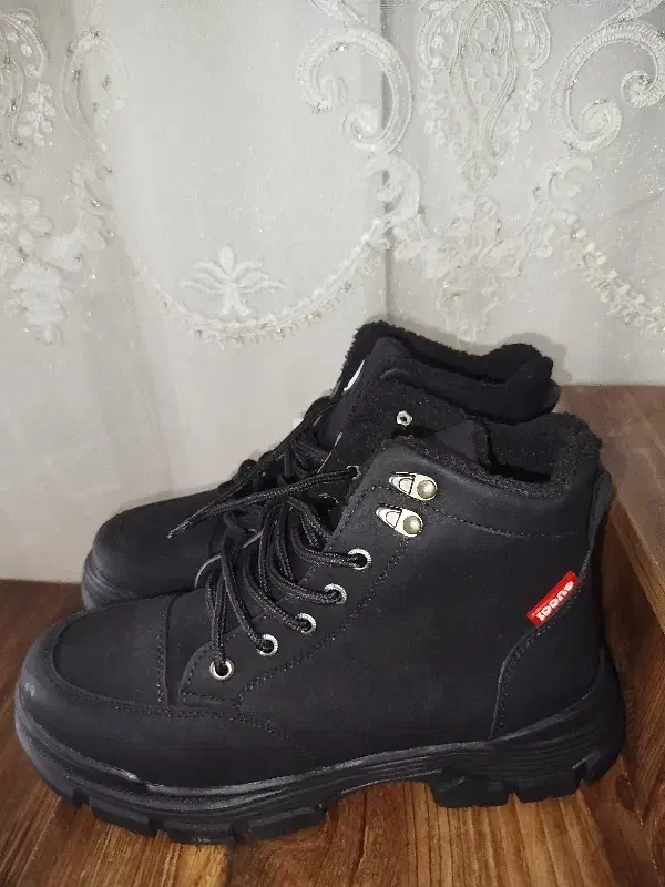 بوت|کیف، کفش، کمربند|اردبیل, |دیوار