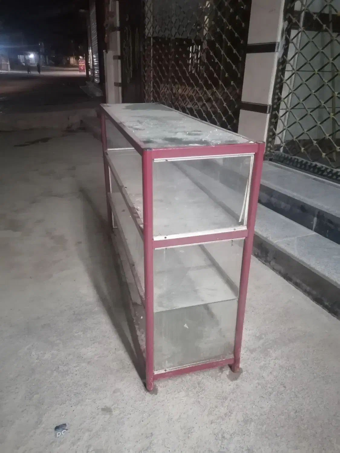 ویترین فلزی|بوفه، ویترین، کنسول|خان ببین, |دیوار