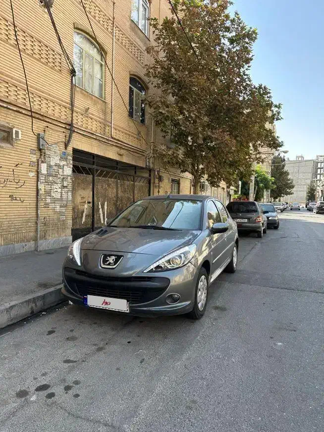 پژو 207i دنده‌ای، مدل ۱۳۹۹ سقف فلز فرمان برقی|خودرو سواری و وانت|کرج, شهرک صدف|دیوار