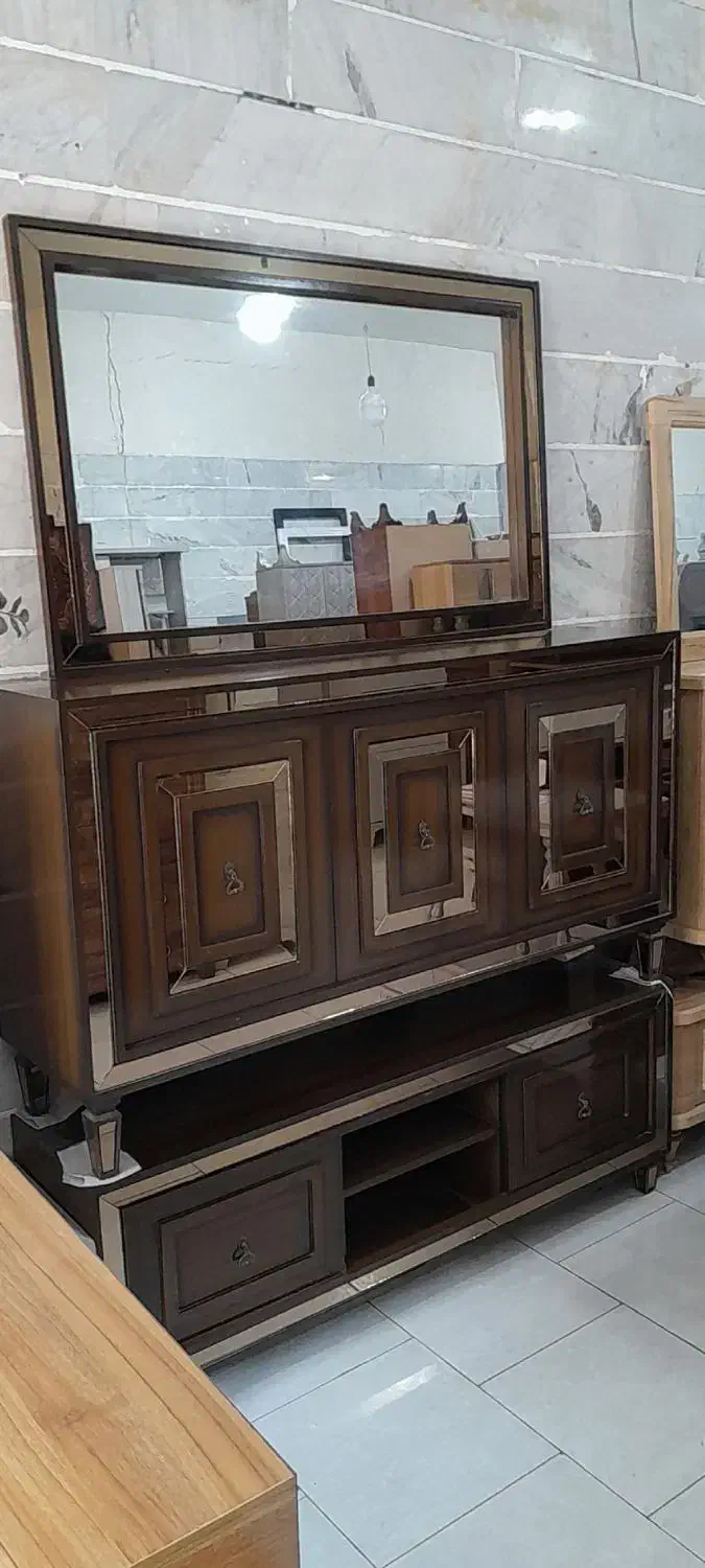 فروش استثنایی آینه کنسول میز تیوی|بوفه، ویترین، کنسول|کرج, احدآباد|دیوار