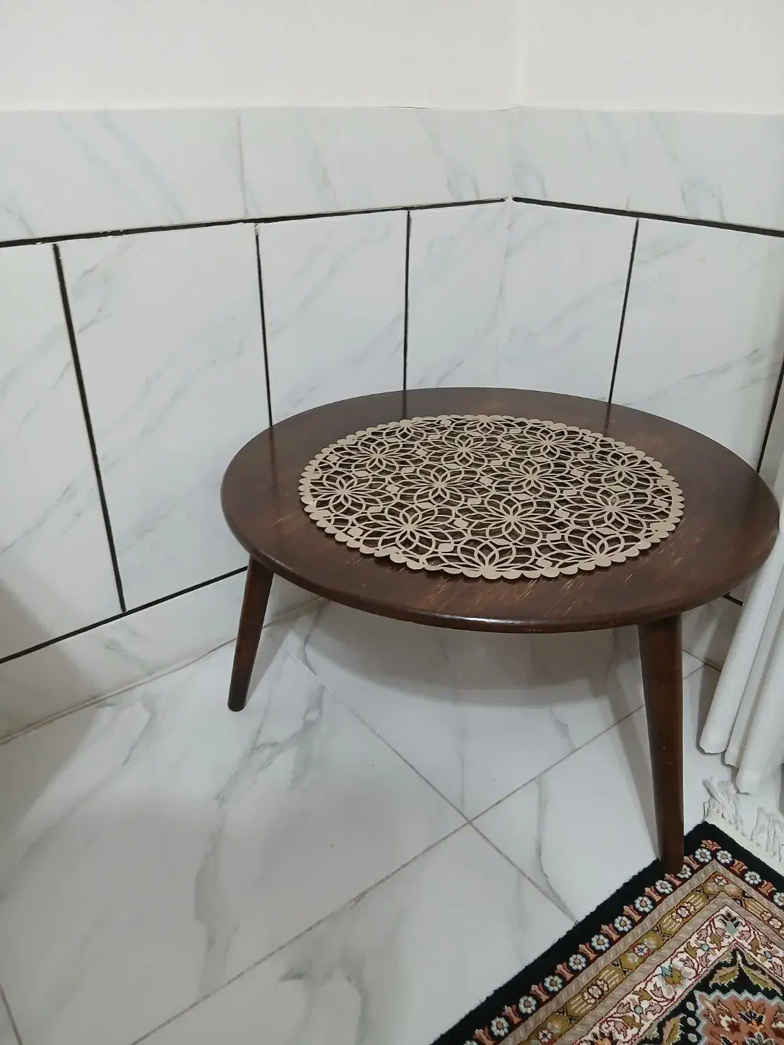 فروش مبل راحتی..هفت نفره..با میز وسط و عسلی|مبلمان خانگی و میز عسلی|لنجان, |دیوار