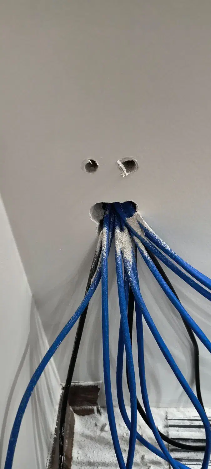 کابل کشی داکت ترانک voip.activeنصب دوربین قیمت خوب|خدمات رایانهای و موبایل|تهران, پونک|دیوار