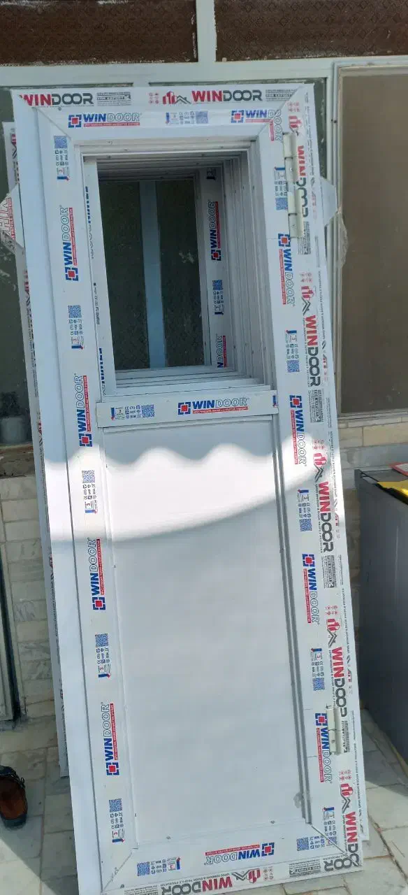 درب آهنی و upvc درب چوبی|عمده‌فروشی|میبد, |دیوار