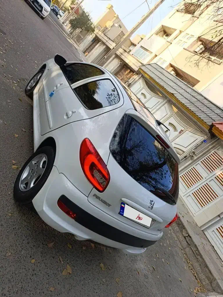 207  سقف پانا 1401 تک برگ سند|خودرو سواری و وانت|قم, زنبیل آباد|دیوار