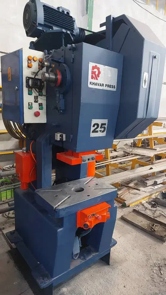 نیازمند کارگر جهت کار در تولیدی|استخدام صنعتی، فنی، مهندسی|خمینی‌شهر, |دیوار