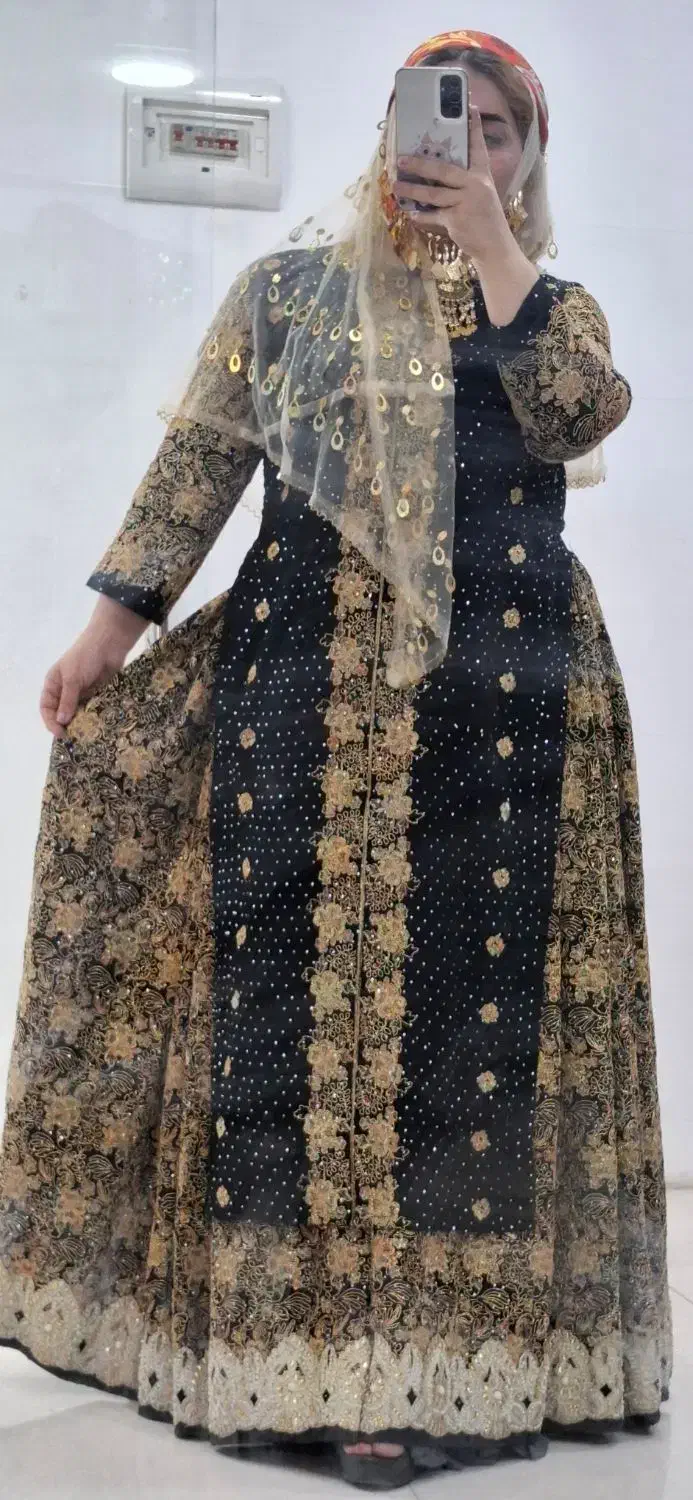 لباس محلی|لباس|اهواز, فولادشهر|دیوار