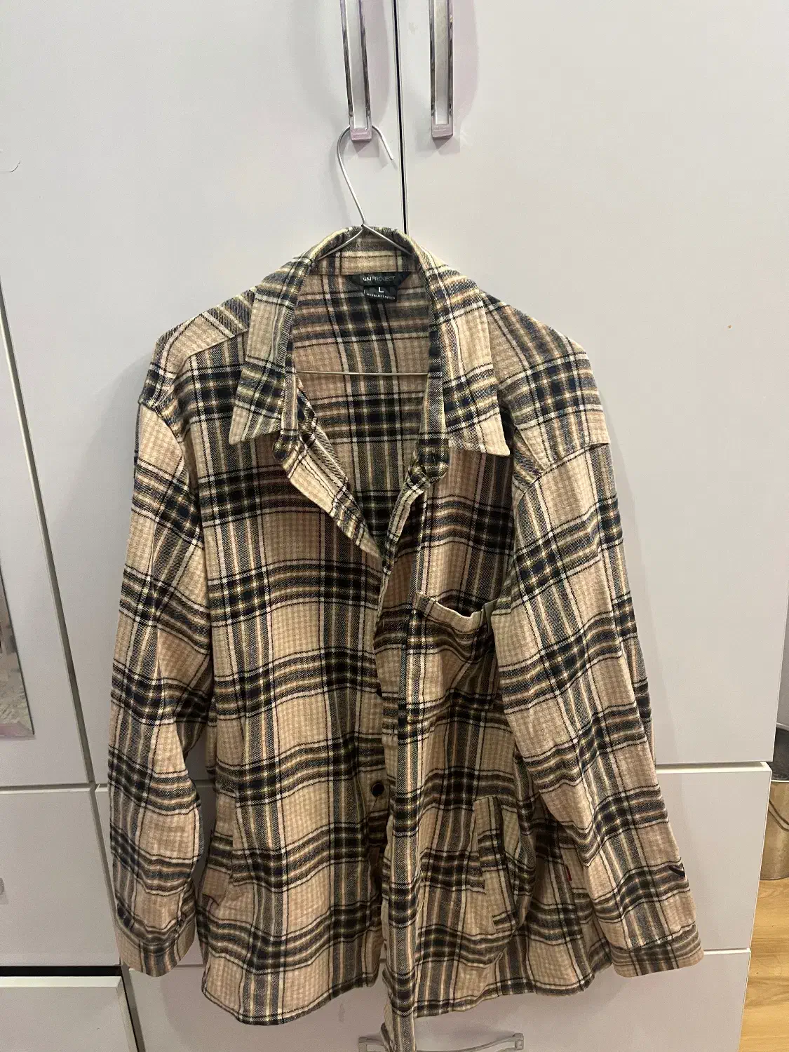 تعدادی  لباس|لباس|بجنورد, |دیوار