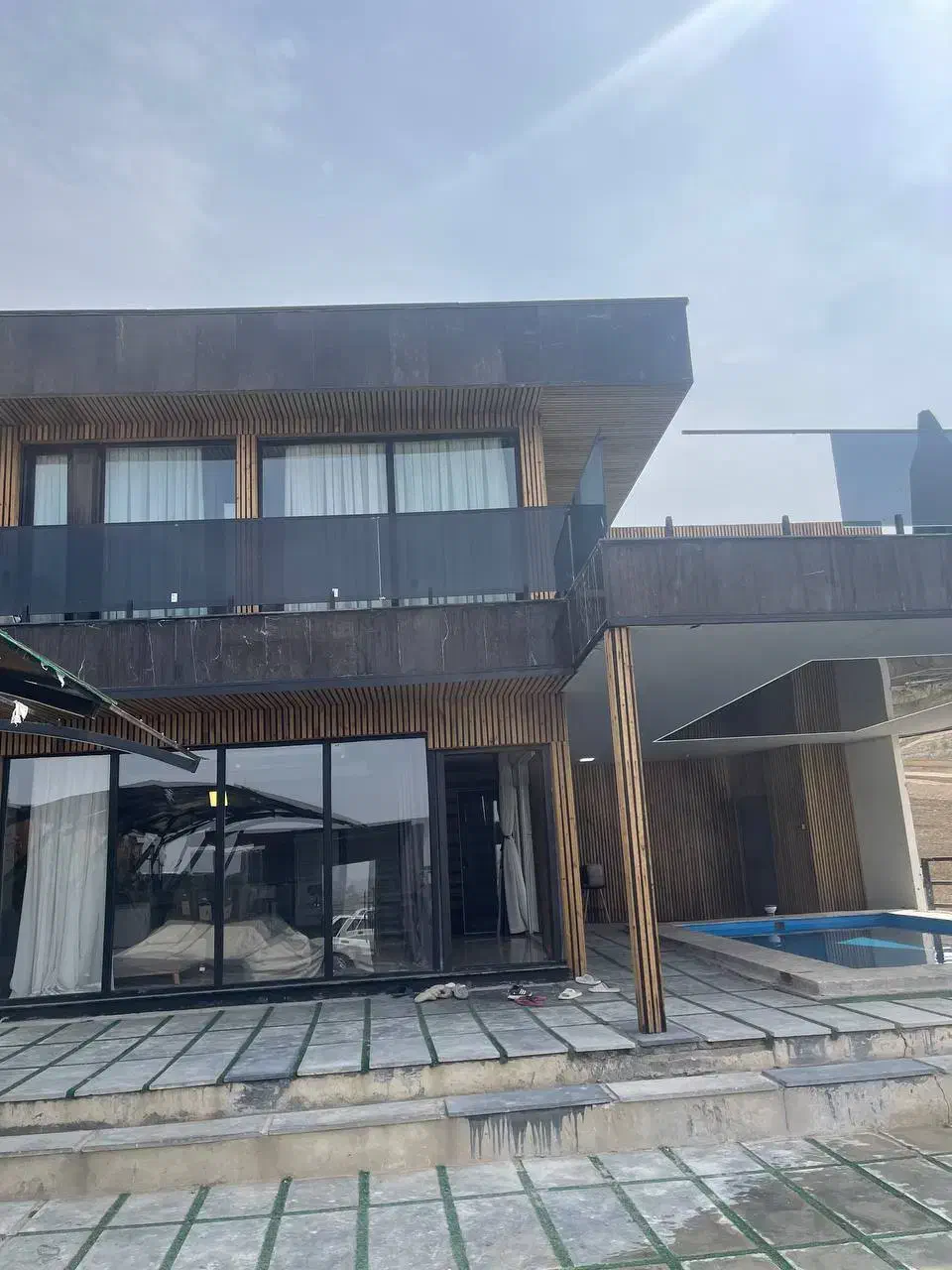 ویلامدرن۳۵۰زمین۳۰۰بناخلق شده متفاوت در*مهراباد*|فروش خانه و ویلا|رودهن, |دیوار