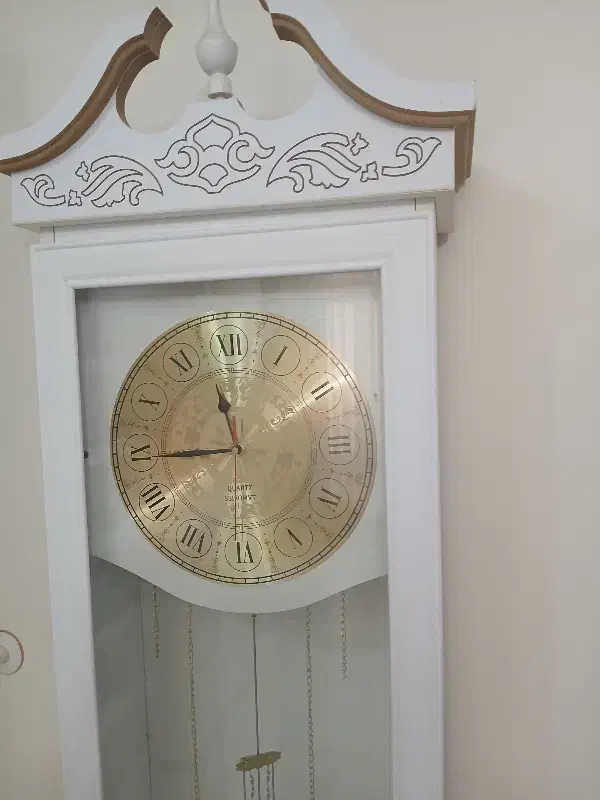 ساعت ایستاده کاملا سالم و تمیز|ساعت دیواری و تزئینی|فردیس, فردیس|دیوار