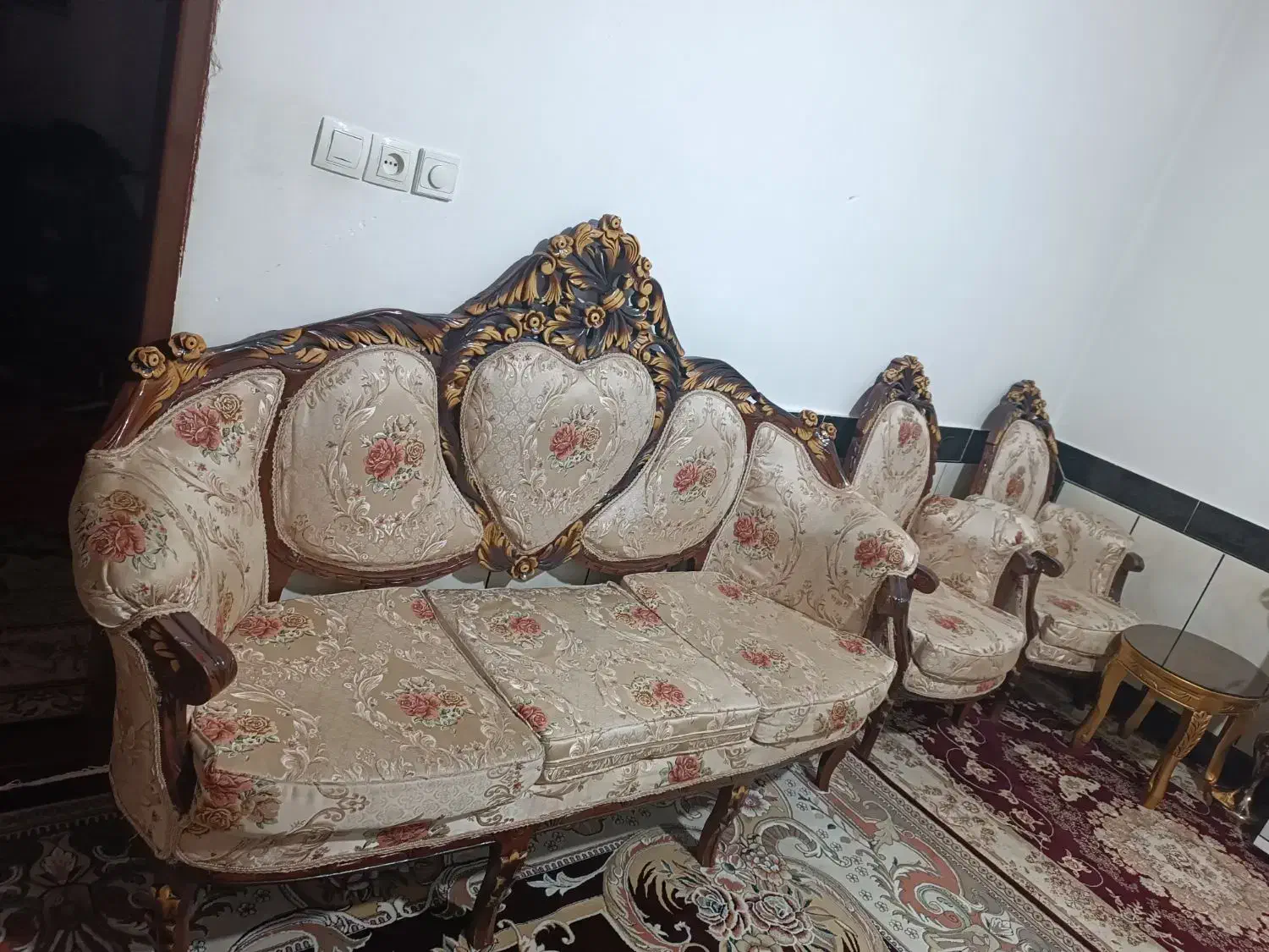 مبل 9نفره سلطنتی|مبلمان خانگی و میز عسلی|پلدختر, |دیوار