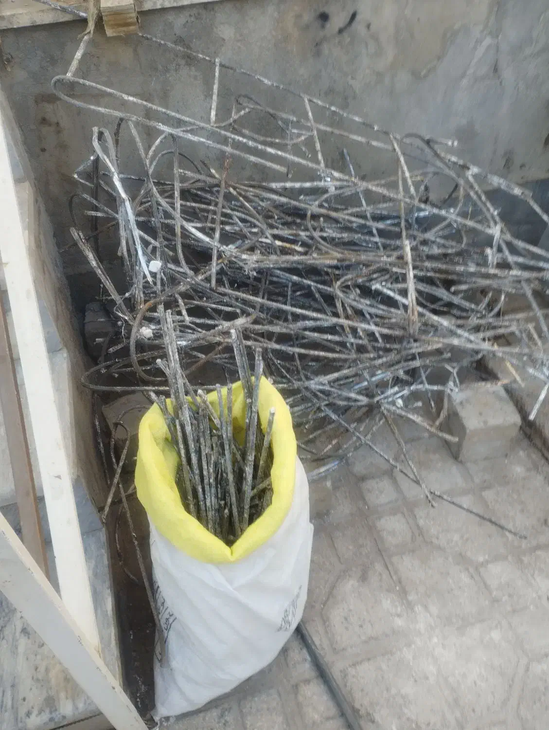 میلگرد ضایعات|مصالح و تجهیزات ساختمان|ساوه, |دیوار