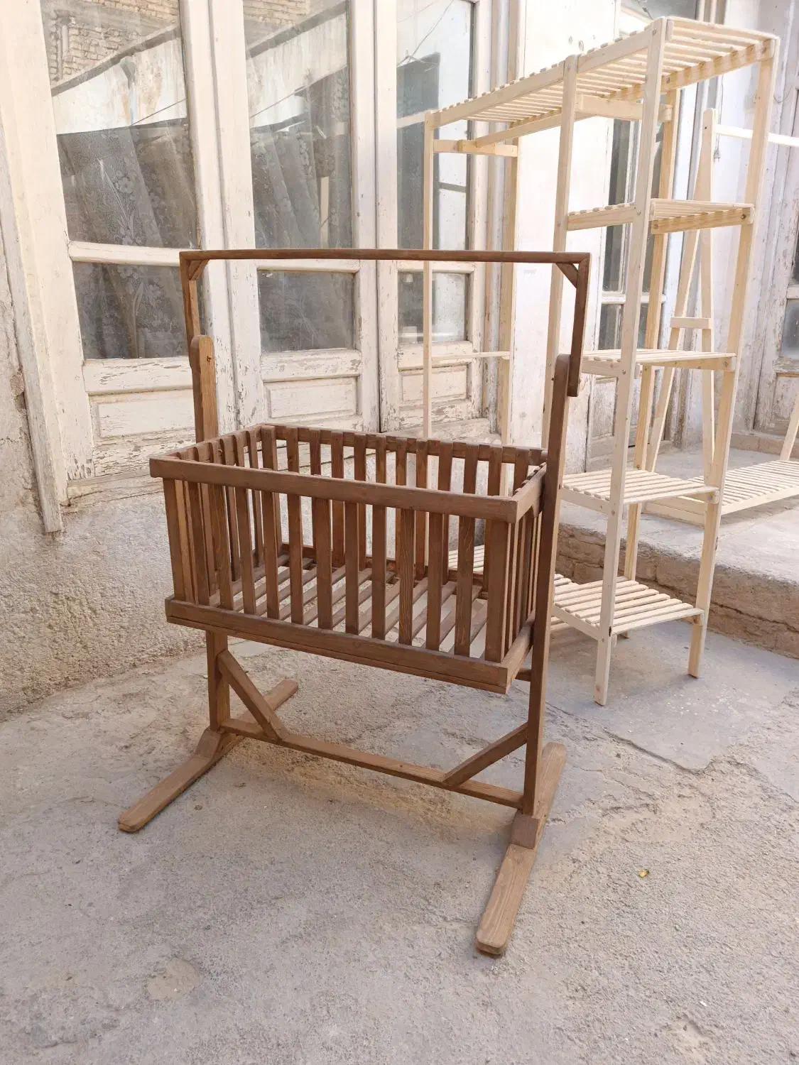 گهواره با چوب روس|اسباب و اثاث بچه|اصفهان, ملک|دیوار