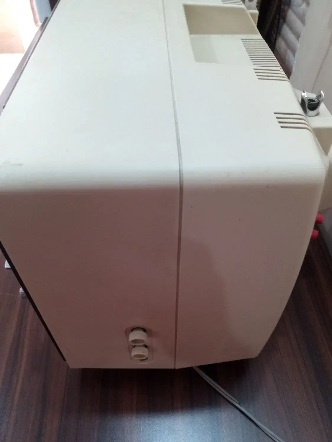 تلویزیون قدیمی|کلکسیون اشیاء عتیقه|تهران, سبلان (لشگر)|دیوار