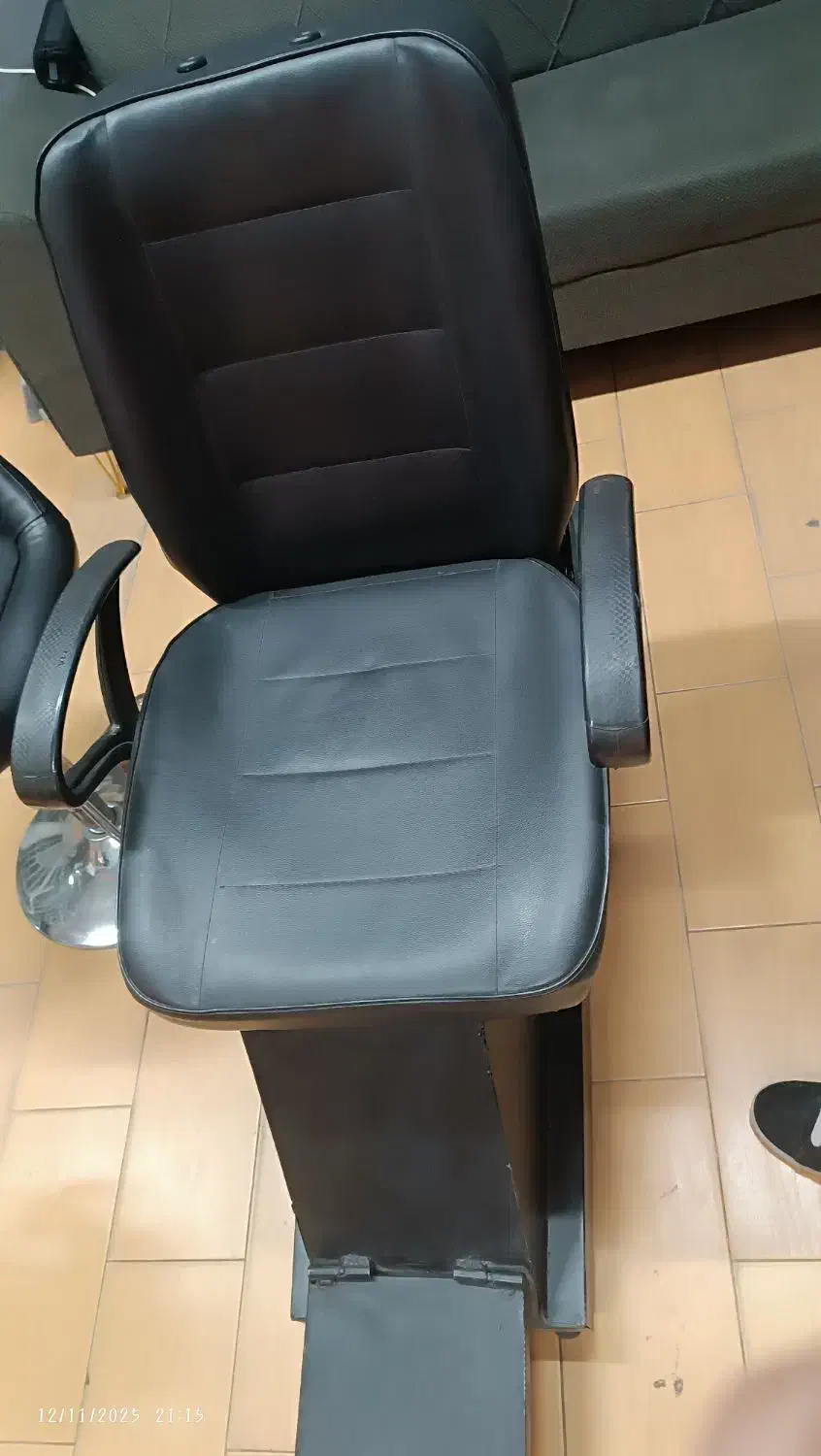 فروش صندلی اصلاح آرایشگاه|آرایشگاه و سالن‌های زیبایی|نیشابور, پاستور|دیوار