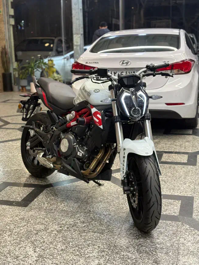 بنلی ۳۰۰ دو سیلندر مدل ۴۰۳|موتورسیکلت|تهران, علم و صنعت|دیوار