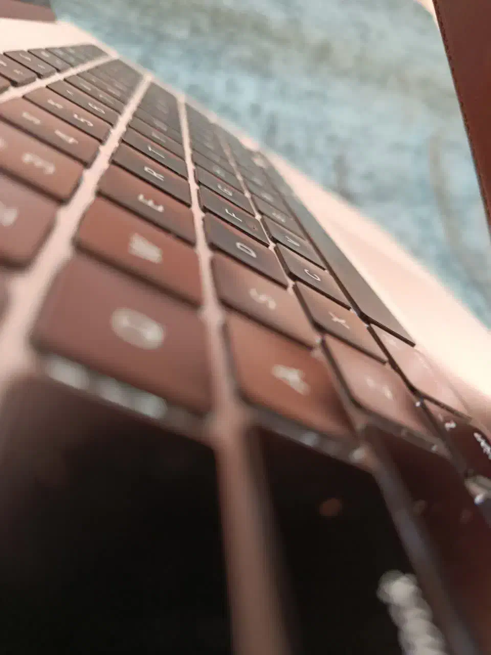 MacBook ari 2020  رم ۸گیگ  حافظه ۵۱۲ ssd نسبتاعجله|رایانه همراه|مشهد, جاهد شهر|دیوار