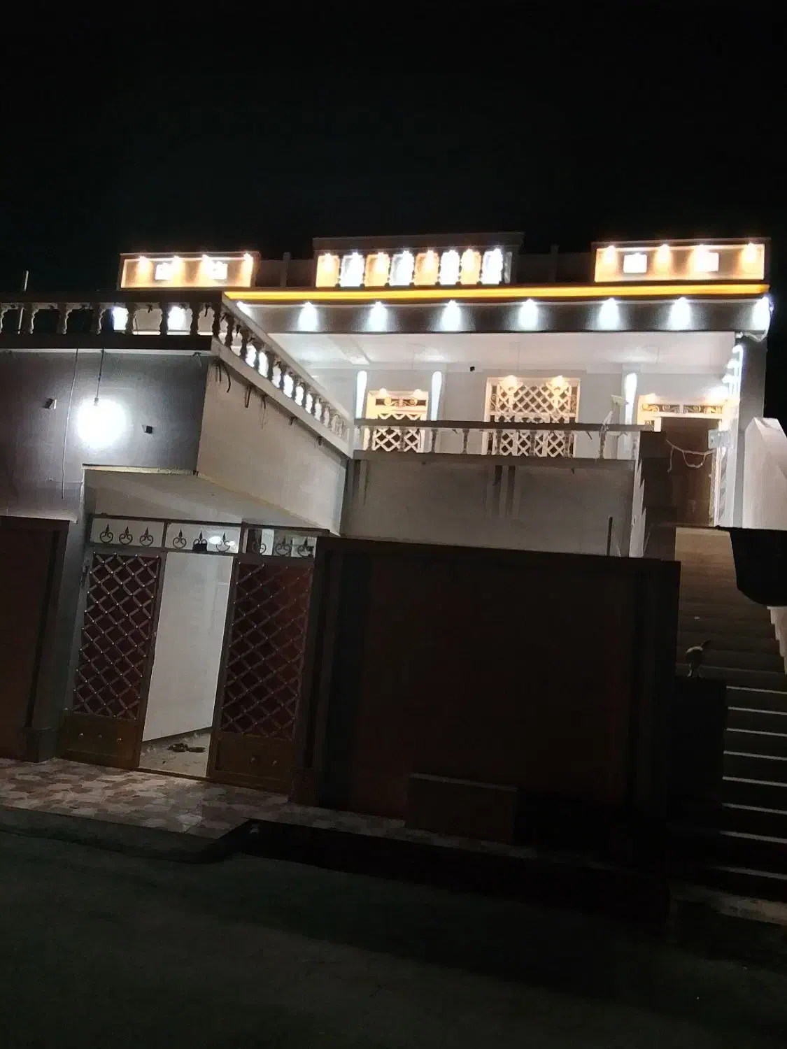 نصب لوله کشی آب و فاضلاب کاشی کاری نما ساختمان|خدمات پیشه و مهارت|باغ ملک, |دیوار