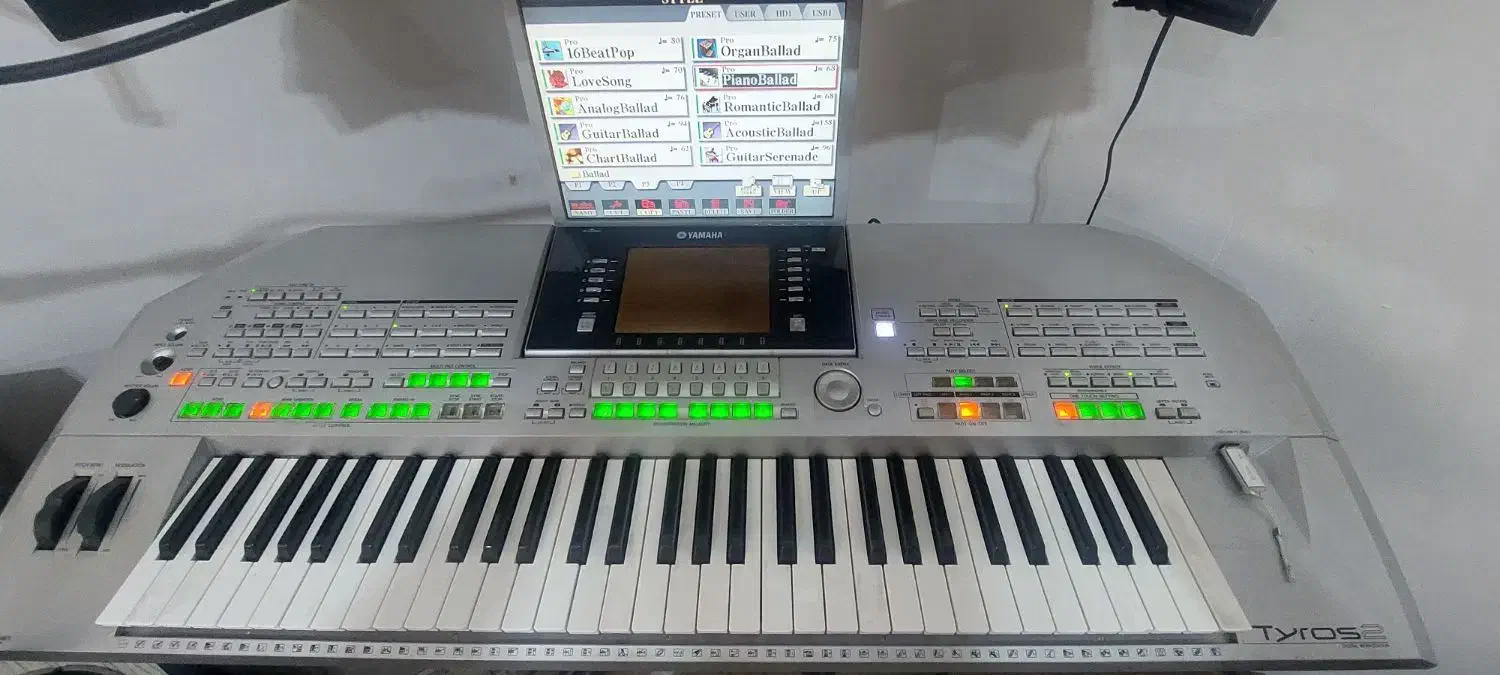 ارگ تایروس ۲|پیانو، کیبورد، آکاردئون|ارومیه, |دیوار