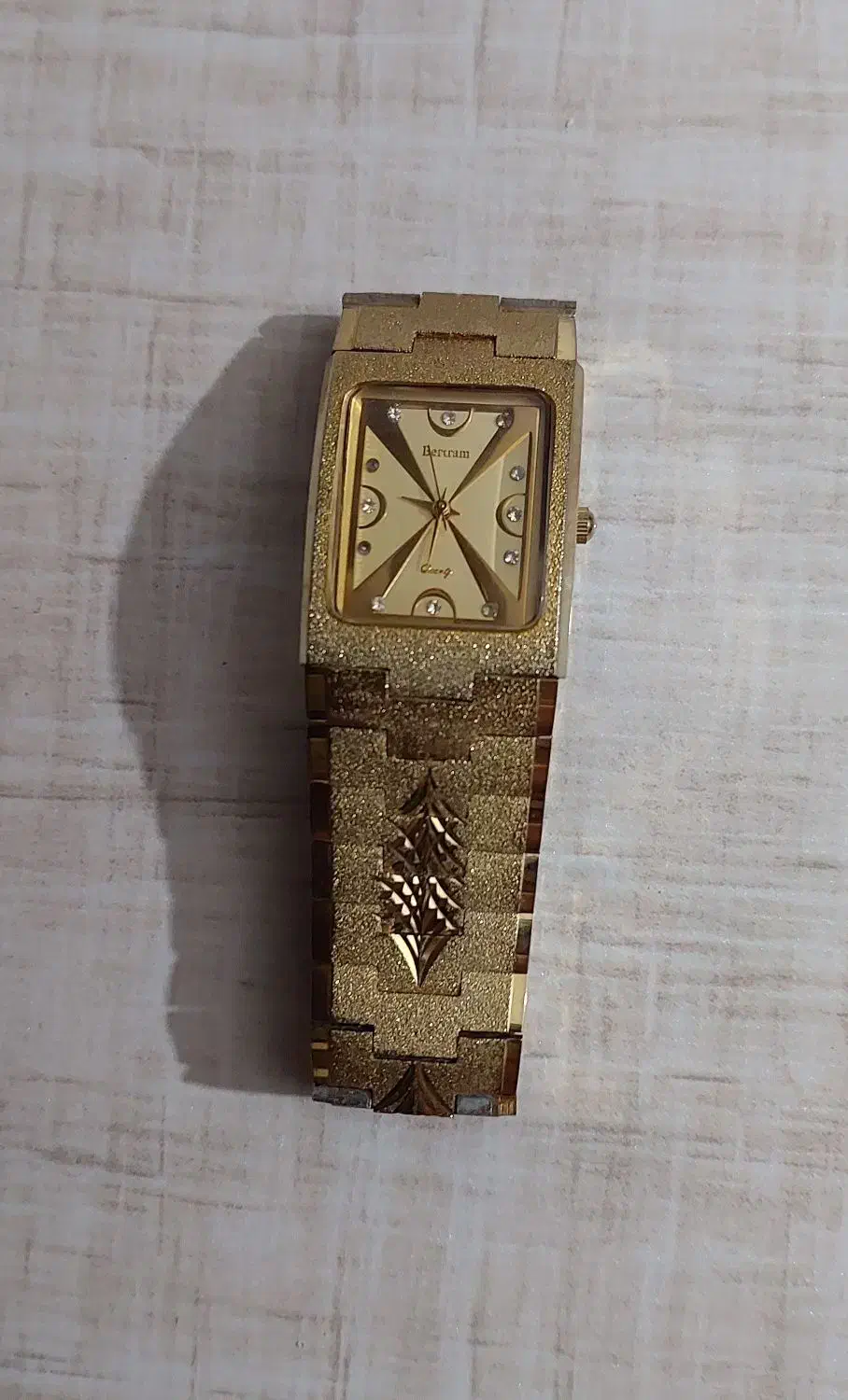 ساعت مچی|ساعت|اهر, |دیوار