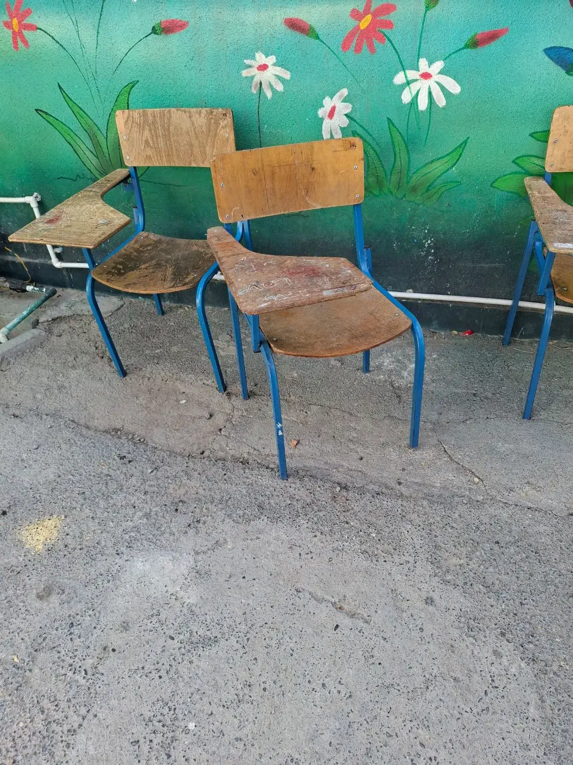 صندلی دانشجویی|صندلی و نیمکت|وحیدیه, |دیوار