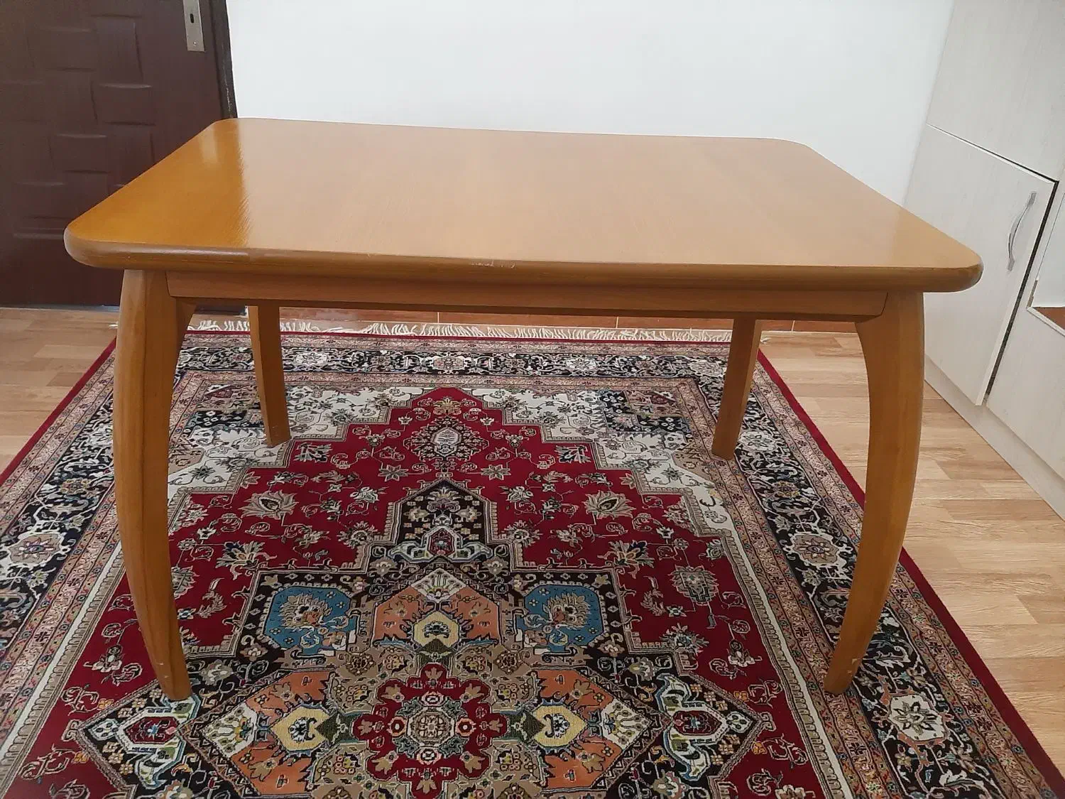 میز نهاری خوری ۴نفره|میز و صندلی غذاخوری|رشت, آزادگان|دیوار