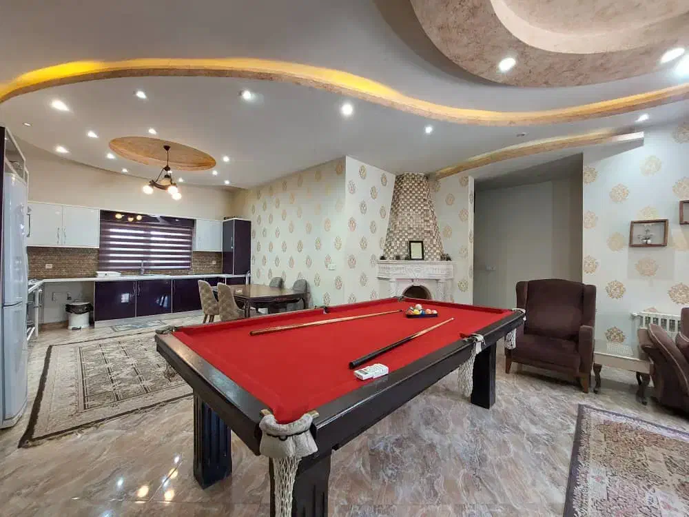 اجاره ویلای لوکس سه خوابه با استخر جکوزی|اجارهٔ کوتاه‌مدت ویلا و باغ|شیراز, باغشهر قصر سبز|دیوار