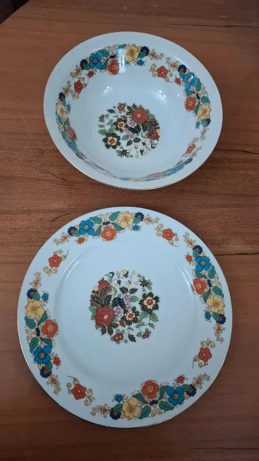 زیر بالای قدیمی|ظروف سرو و پذیرایی|رشت, لاکانی|دیوار