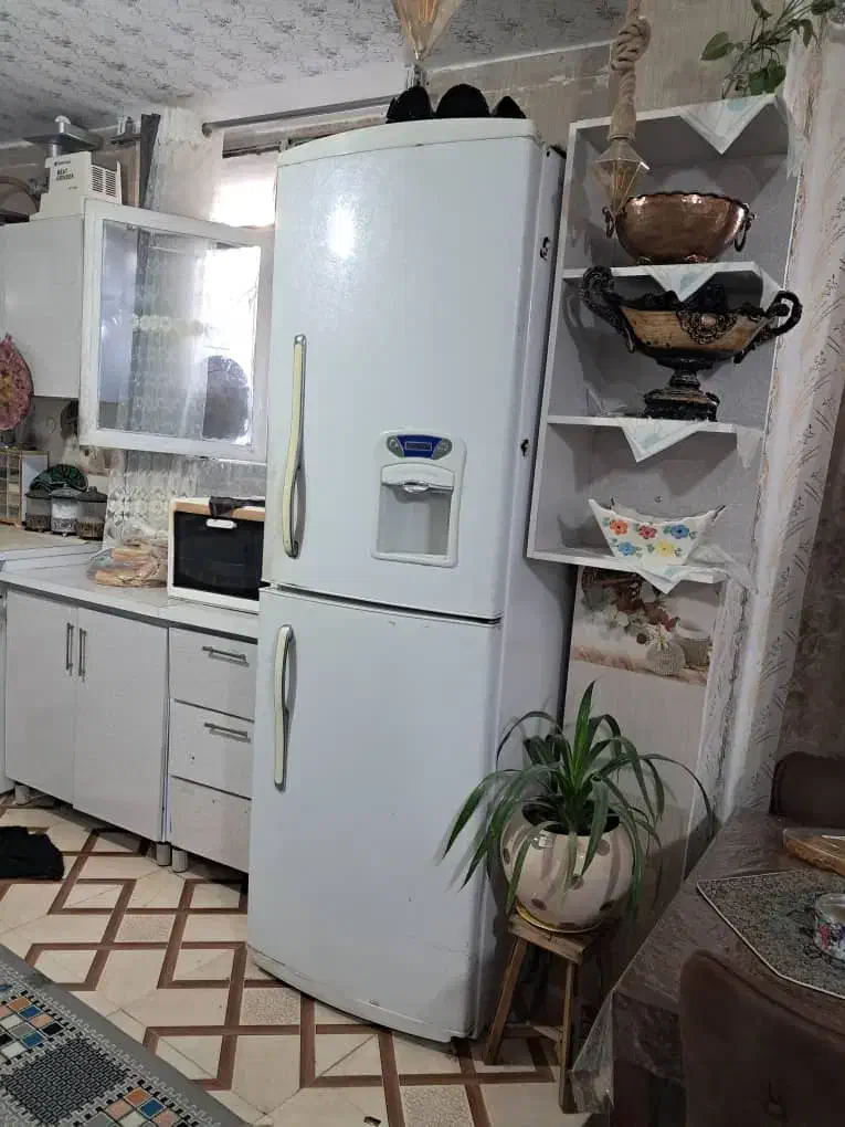 یخچال سالم وتمیز|یخچال و فریزر|شیراز, تاچارا|دیوار